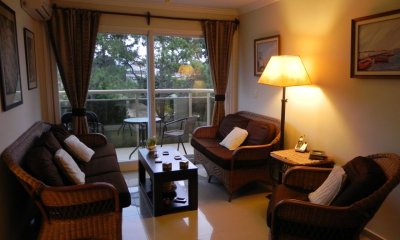 PUNTA DEL ESTE AIDY GRILL 3 DORMITORIOS EDIFICIO CON SERVICIOS
