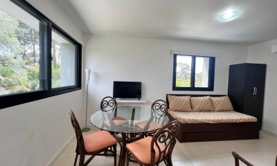 PUNTA DEL ESTE APARTAMENTO 1 DORMITORIOS EDIFICIO CON SERVICIOS