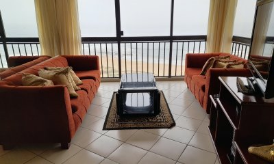 PUNTA DEL ESTE BRAVA PRIMERA LINEA! 2 DORMITORIOS 2 BAÑOS DEPENDENCIA DE SERVICIO