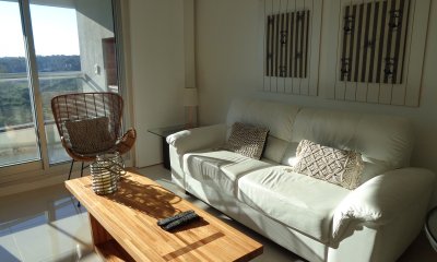 PUNTA DEL ESTE LOOK BRAVA  APARTAMENTO 1 DORMITORIO, BALCON CON PARRILLERO PROPIO