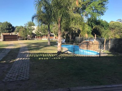 PUNTA DEL ESTE HERMOSA CASA EN LA RESIDENCE 3 DORMITORIOS PISCINA