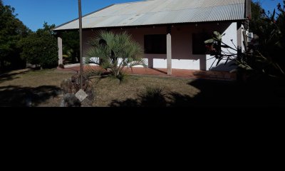 PUNTA BALLENA LAS GRUTAS CASA DE 2 DORMITORIOS TERRENO DE 1170 METROS