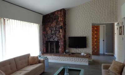 PUNTA DEL ESTE CASA 4 DORMITORIOS A MTS DE PLAYA MANSA