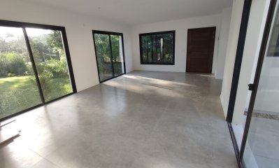 PUNTA BALLENA CLUB DEL LAGO CASA DE 3 DORMITORIOS A ESTRENAR