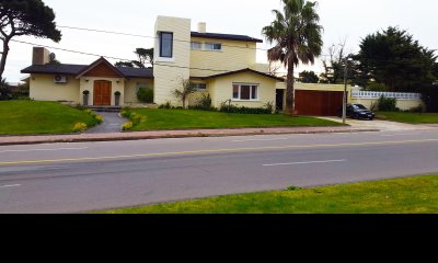 PUNTA DEL ESTE MANSA CASA DE 4 DORMITORIOS PISCINA CLIMATIZADA CALEFACCION CENTRAL