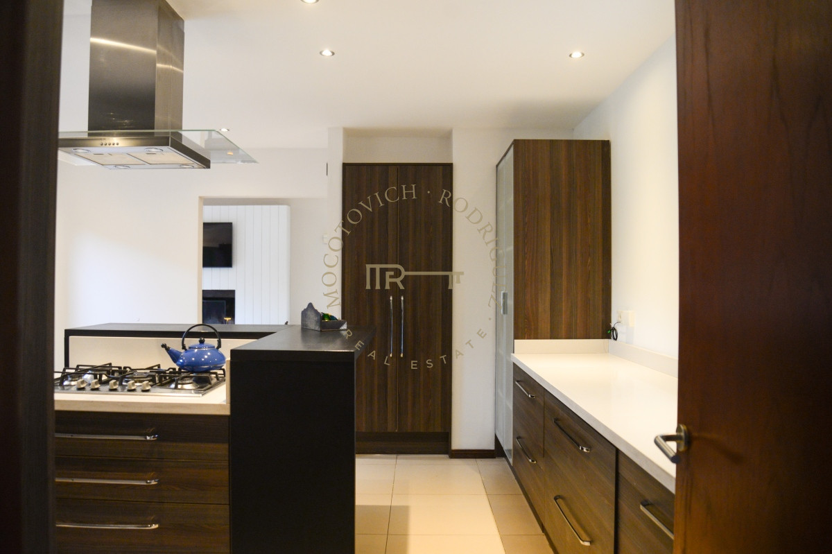 Casa ID.2443 - Excelente Casa en alquiler anual en barrio privado La Arbolada 3 dormitorios