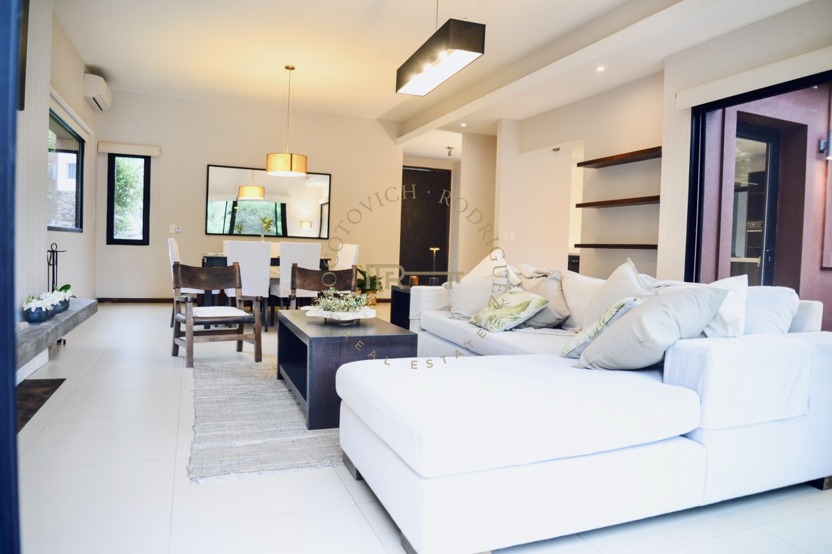 Casa ID.2443 - Excelente Casa en alquiler anual en barrio privado La Arbolada 3 dormitorios