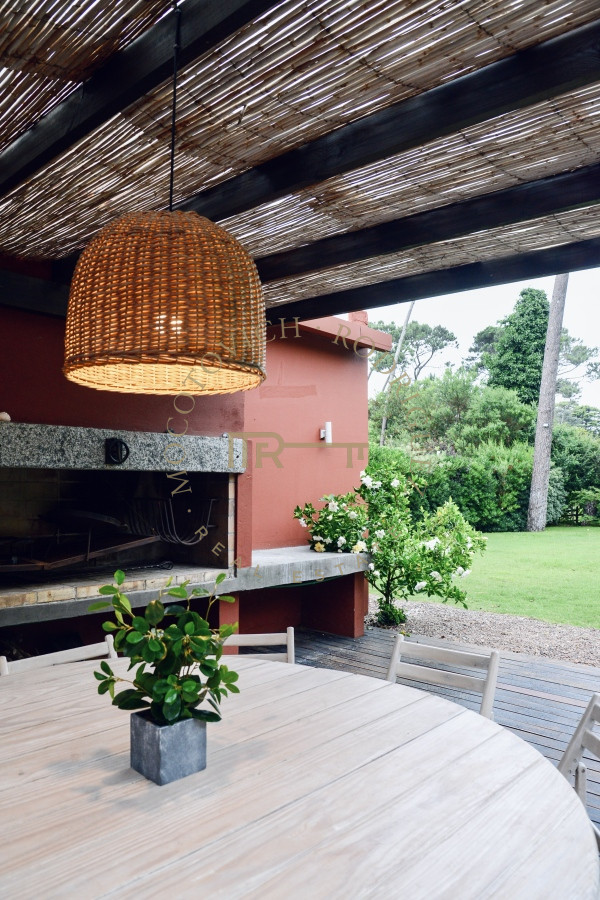 Casa ID.2443 - Excelente Casa en alquiler anual en barrio privado La Arbolada 3 dormitorios