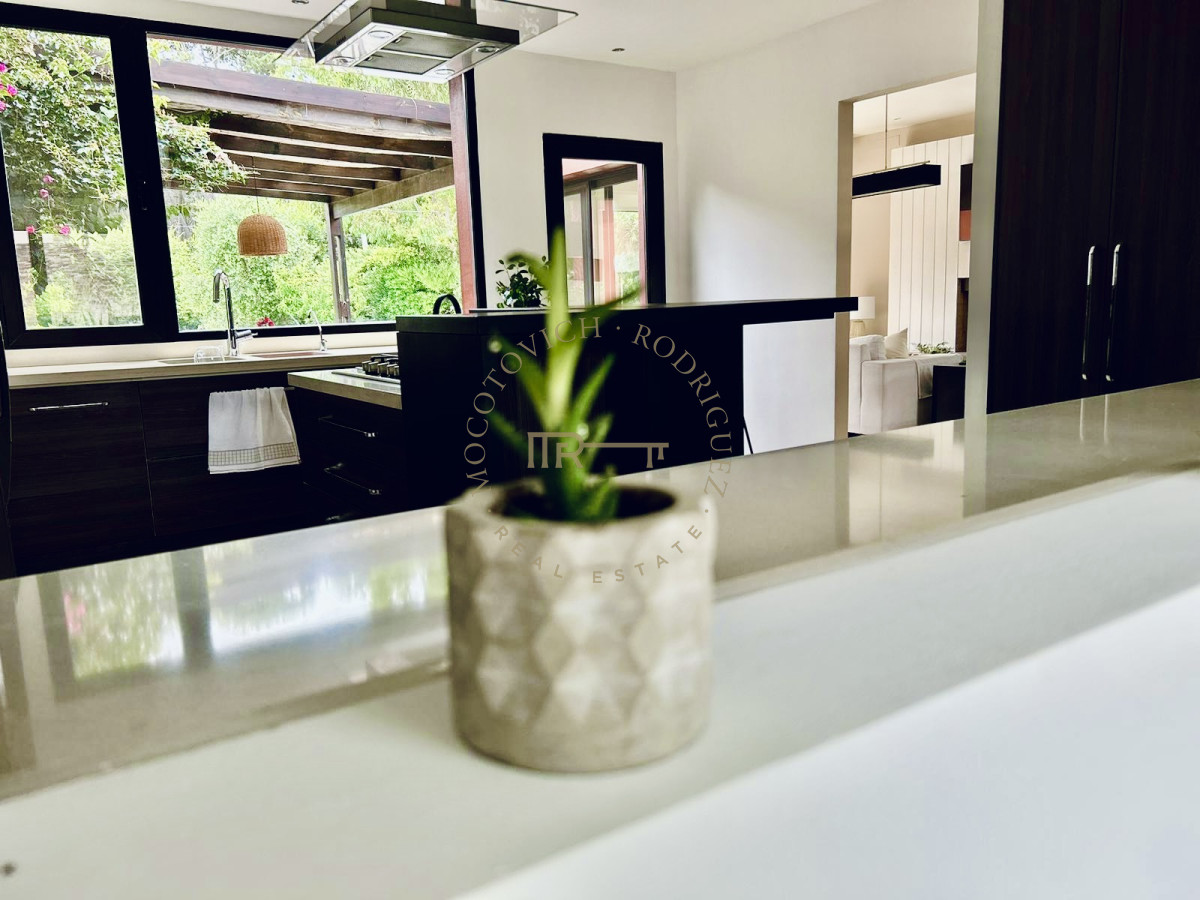 Casa ID.2443 - Excelente Casa en alquiler anual en barrio privado La Arbolada 3 dormitorios