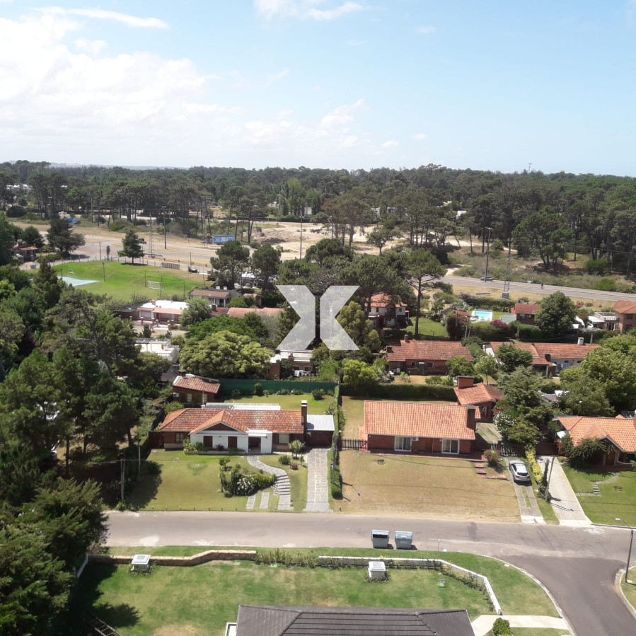 Apartamento de un dormitorio en piso alto en alquiler anual. - XNA226A