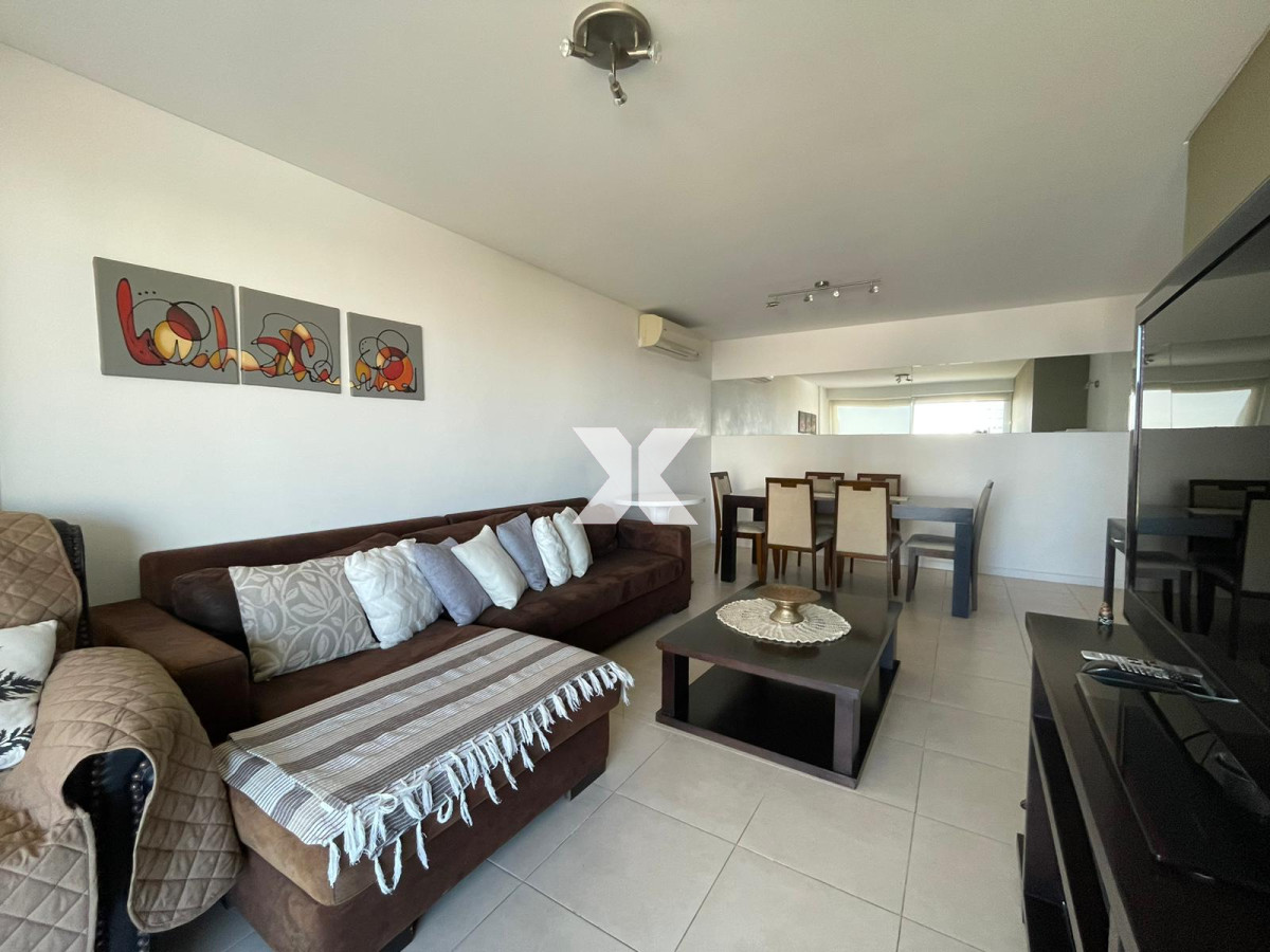 Hermoso apartamento en parada 4 de Blvd. Artigas - XNA482A