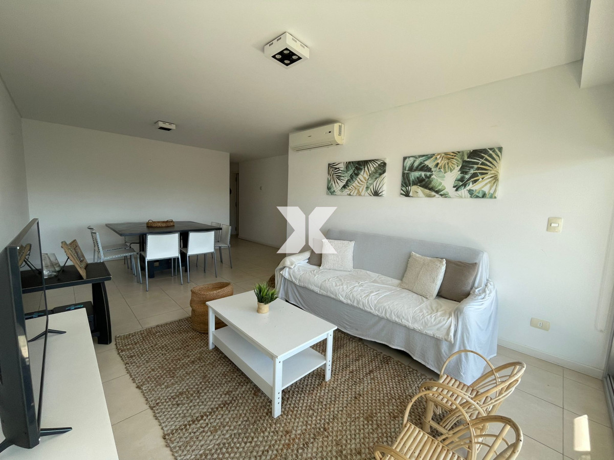Hermoso apartamento en parada 4 de Blvd. Artigas - XNA481A
