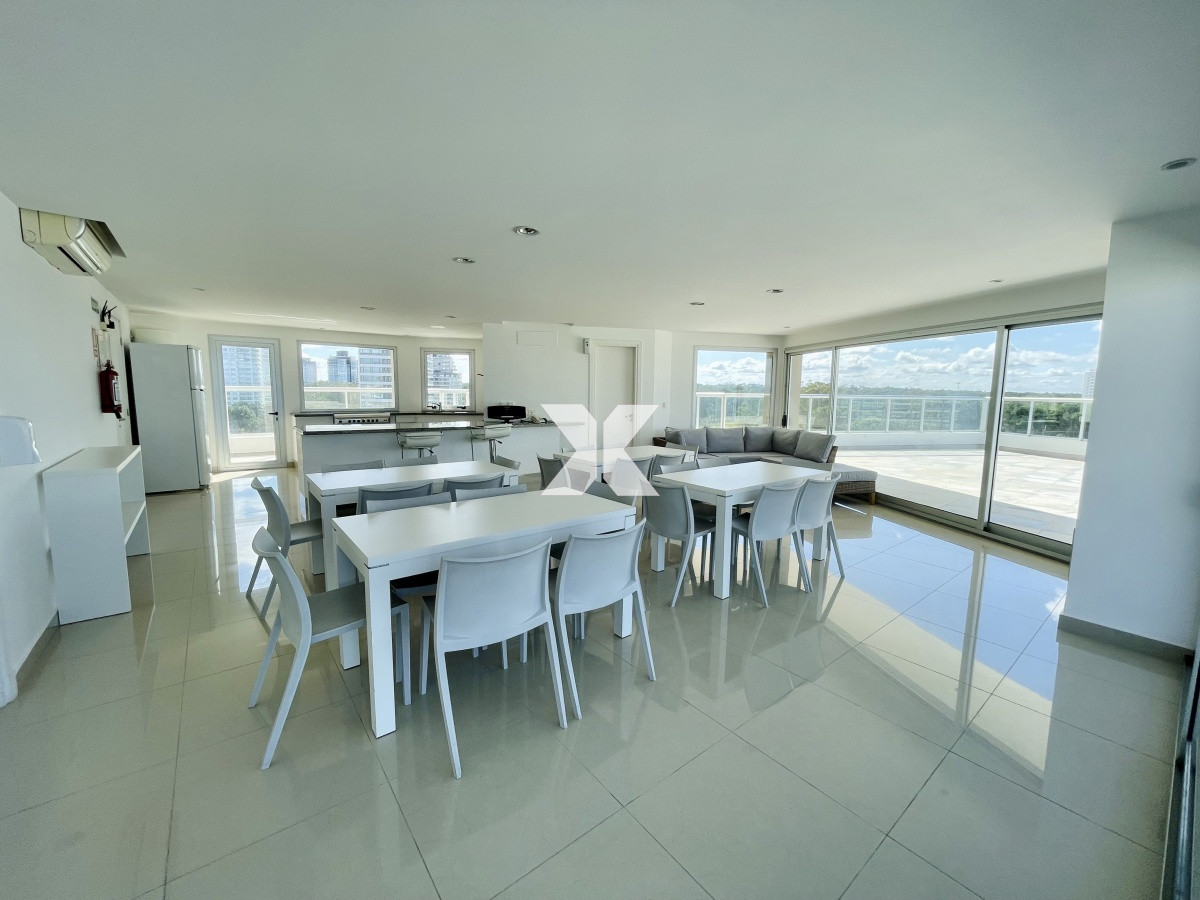 Apartamento ID.206 - Excelente Semipiso con vista al mar. Imperdible
