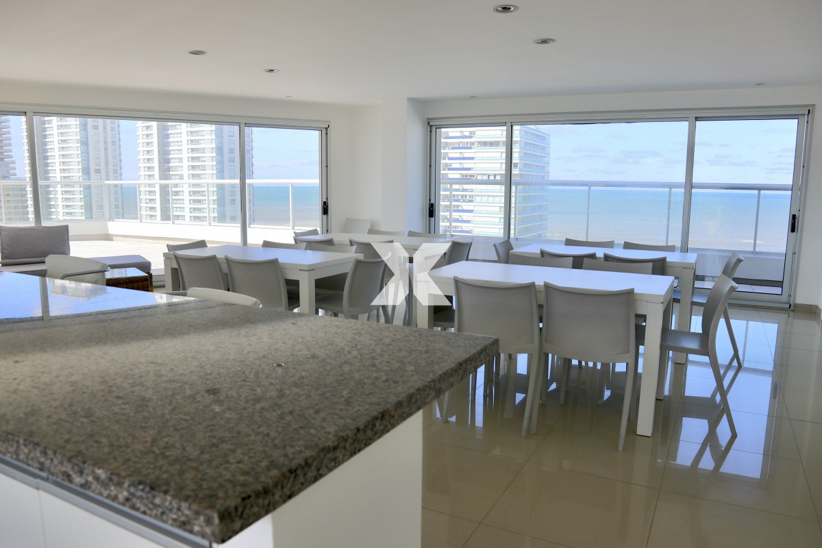 Apartamento ID.206 - Excelente Semipiso con vista al mar. Imperdible