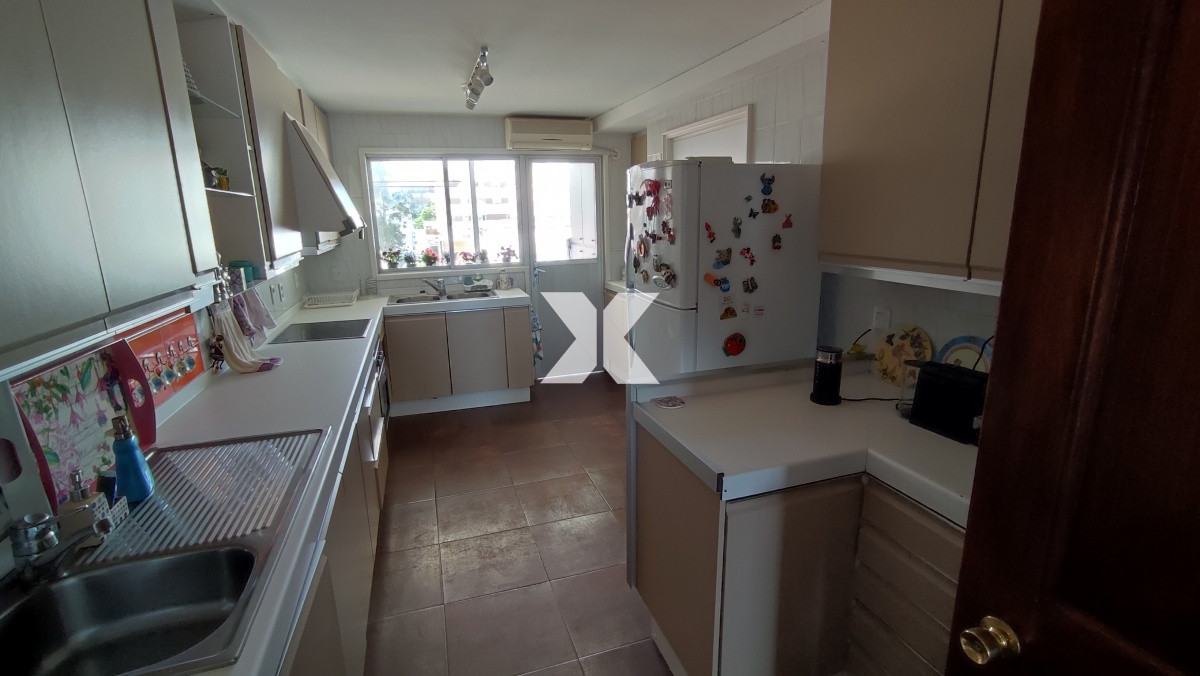 Apartamento ID.238 - Excelente apartamento en primera línea. Amplio y con muy linda vista.