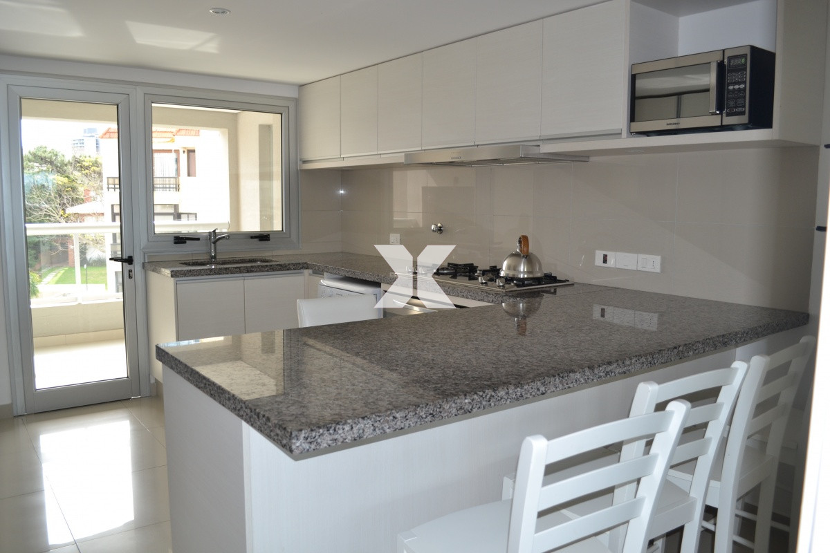 Apartamento ID.206 - Excelente Semipiso con vista al mar. Imperdible