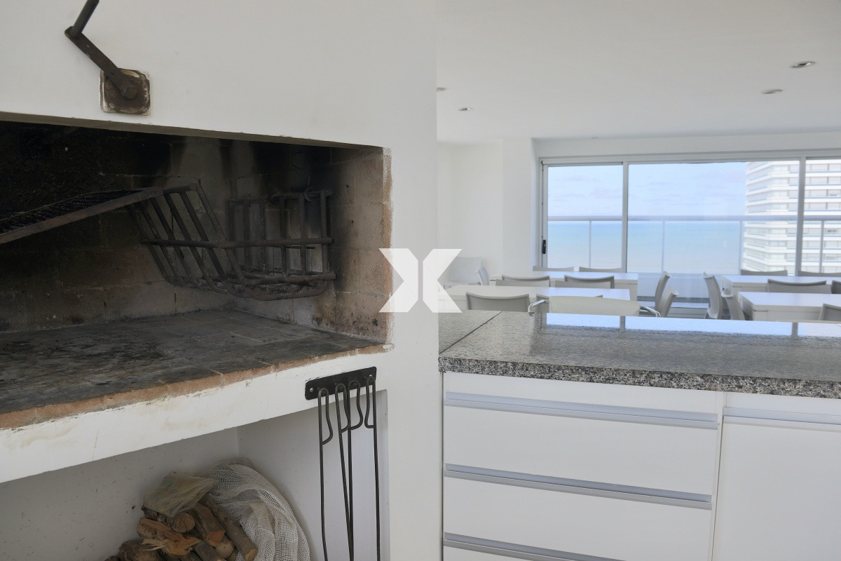 Apartamento ID.206 - Excelente Semipiso con vista al mar. Imperdible