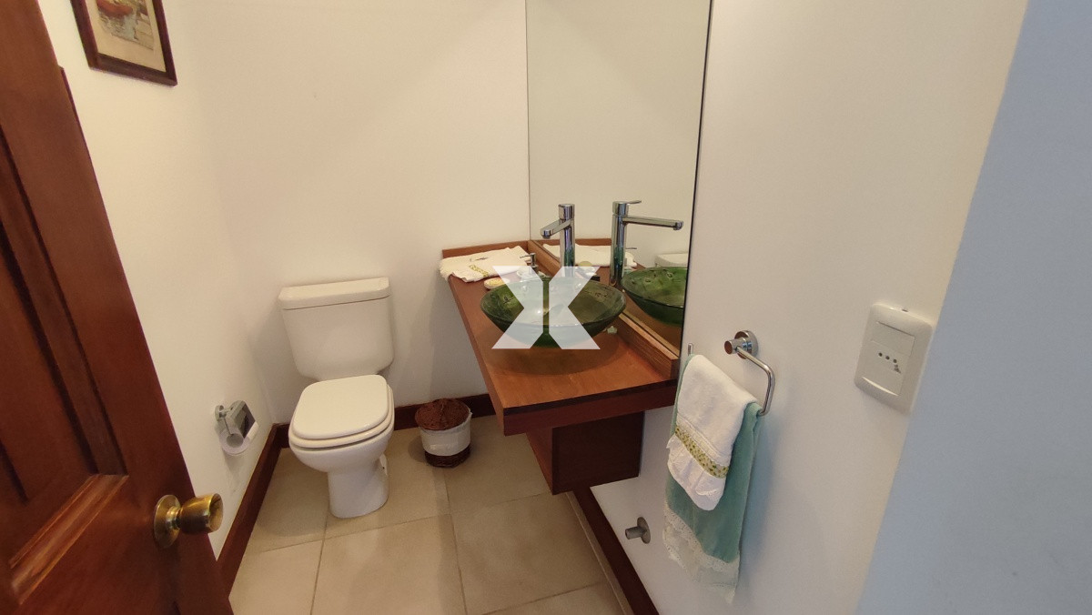 Apartamento ID.238 - Excelente apartamento en primera línea. Amplio y con muy linda vista.