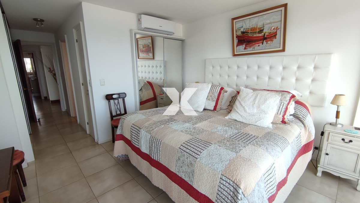 Apartamento ID.238 - Excelente apartamento en primera línea. Amplio y con muy linda vista.