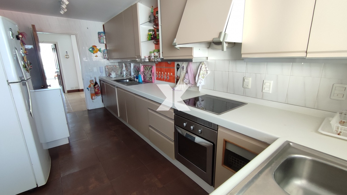 Apartamento ID.238 - Excelente apartamento en primera línea. Amplio y con muy linda vista.