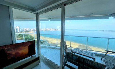 Espectacular apartamento en playa mansa !