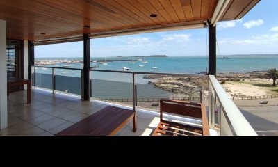 Excelente apartamento en primera línea. Amplio y con muy linda vista.