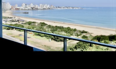Imponente planta frente al mar