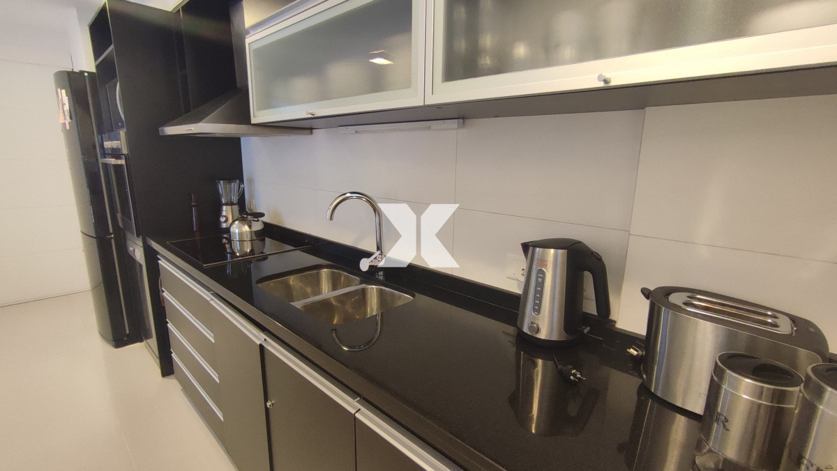 Apartamento ID.255 - Muy lindo apartamento en torre con servicios a pasos de Playa Brava.