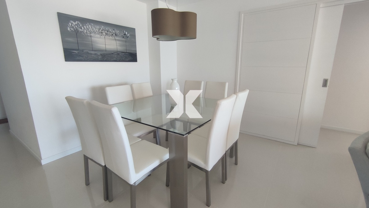 Apartamento ID.255 - Muy lindo apartamento en torre con servicios a pasos de Playa Brava.