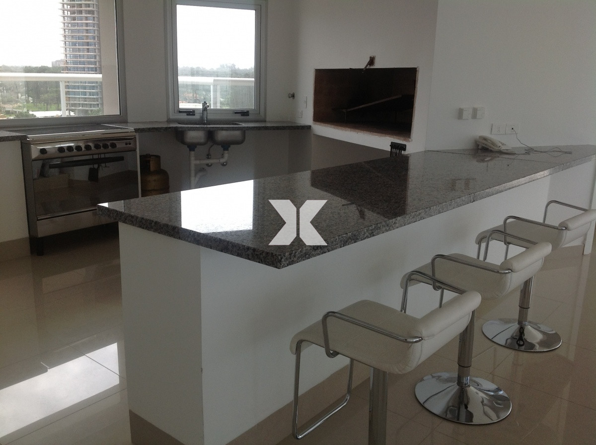 Apartamento ID.523 - Excelente semi piso a metros del mar