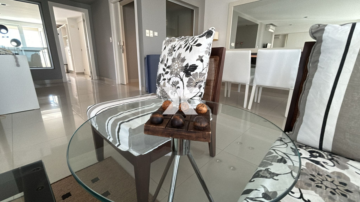 Apartamento ID.523 - Excelente semi piso a metros del mar