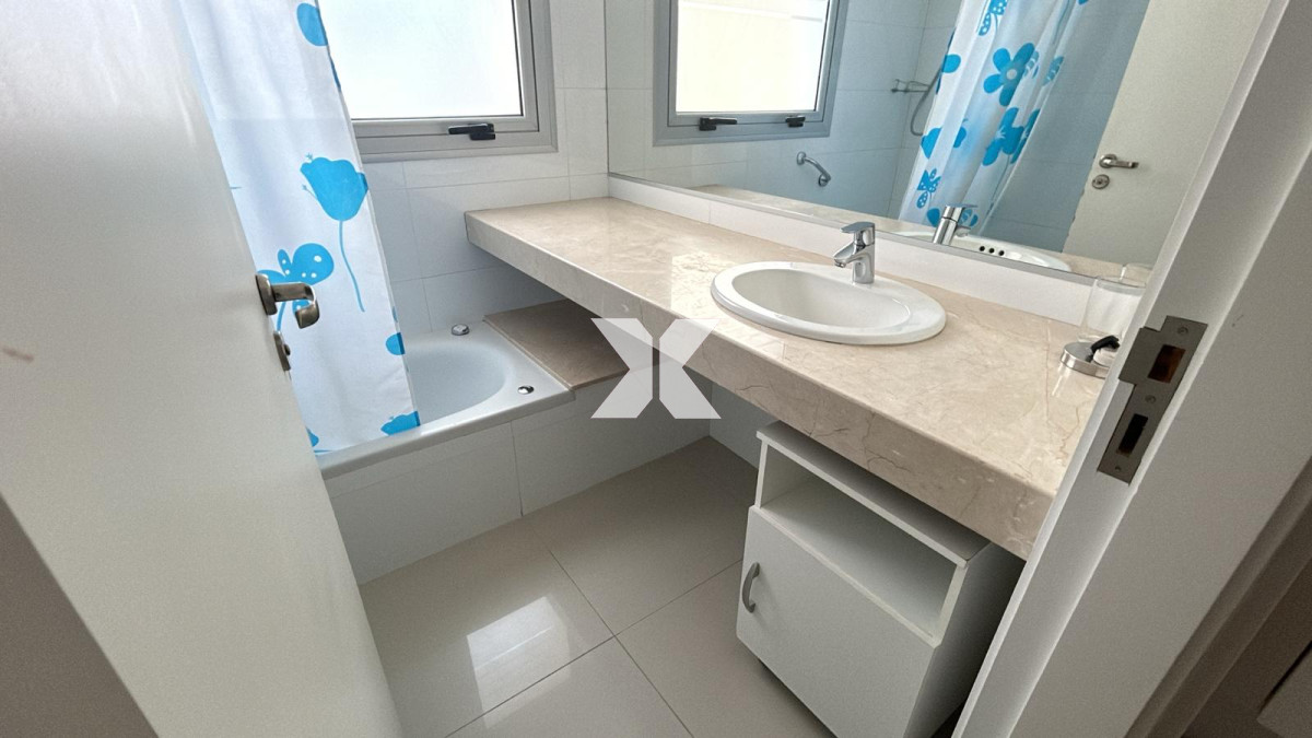 Apartamento ID.523 - Excelente semi piso a metros del mar