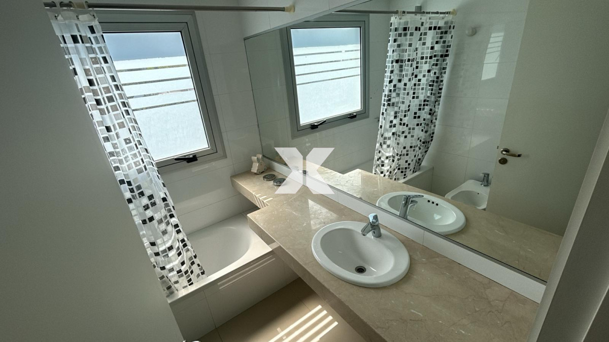 Apartamento ID.523 - Excelente semi piso a metros del mar