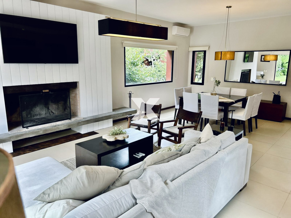 Excelente Casa en barrio privado La Arbolada - XNA389C