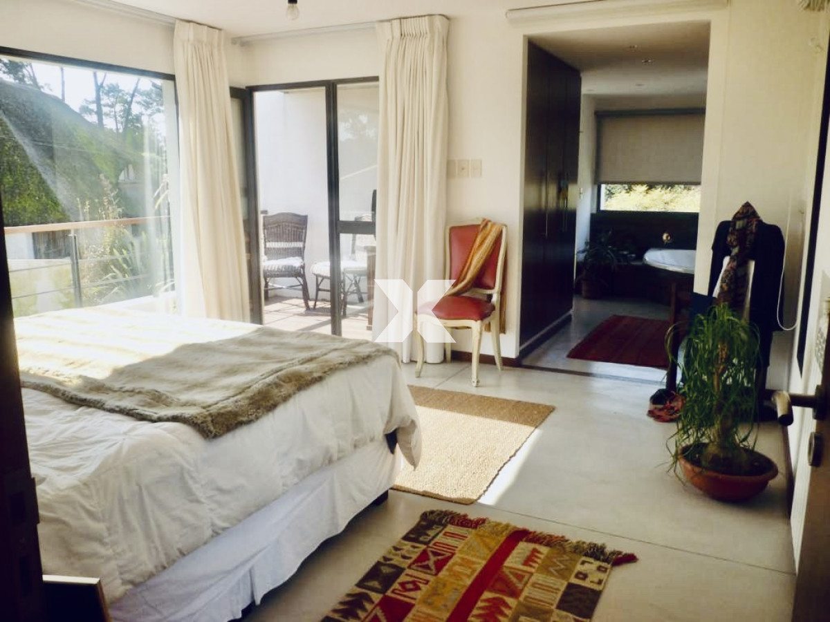Casa ID.378 - Hermosa casa con amplio jardin y parrillero 