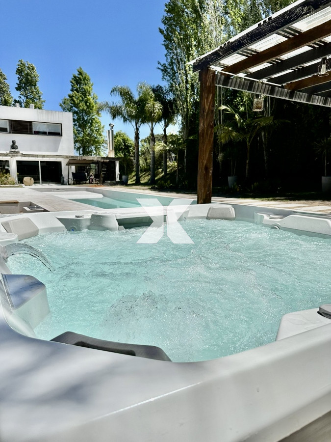 Casa ID.421 - Espectacular Casa en barrio privado !