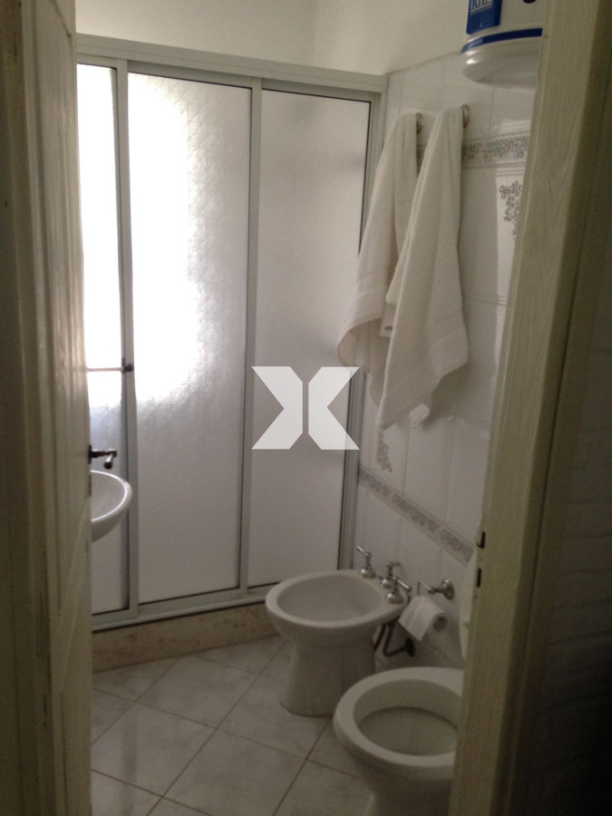 Casa ID.254 - Muy linda casa con jardín, parrillero y piscina. Pronta para disfrutar!