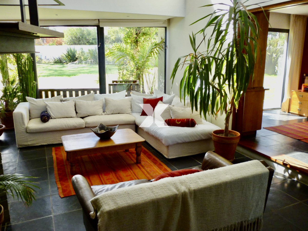 Casa ID.378 - Hermosa casa con amplio jardin y parrillero 