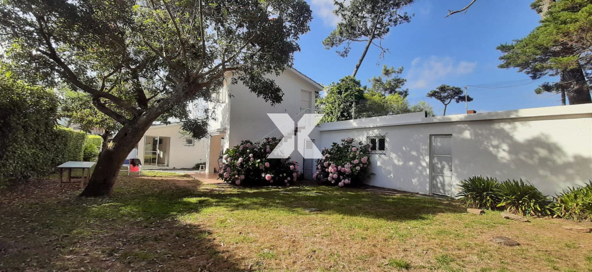 Casa ID.372 - Excelente casa a una cuadra de playa mansa 