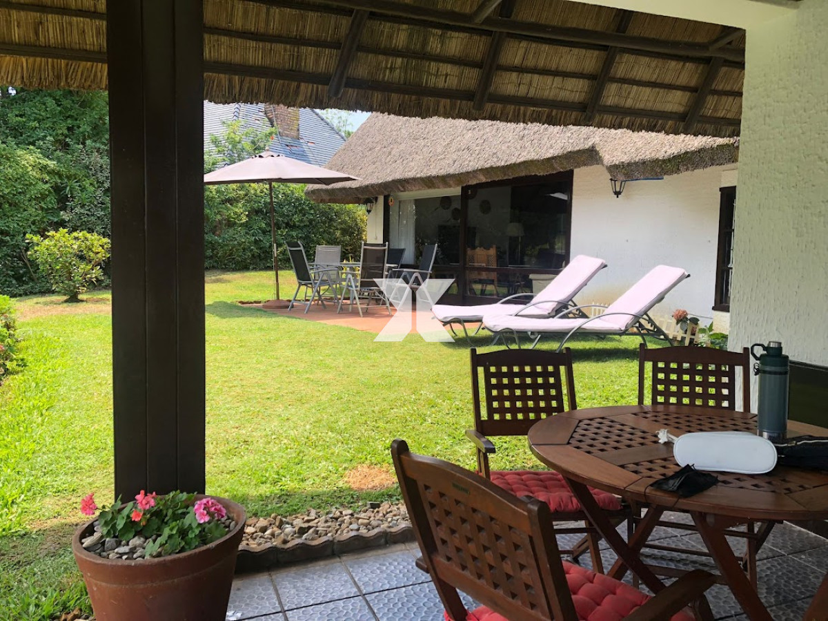 Amplia casa en la mejor zona de Punta del Este - XNA330C