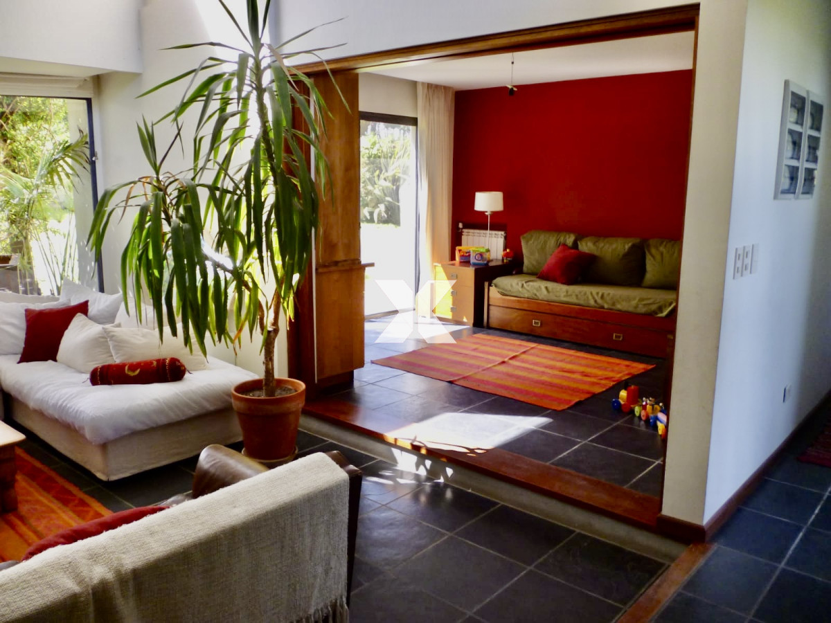Casa ID.378 - Hermosa casa con amplio jardin y parrillero 