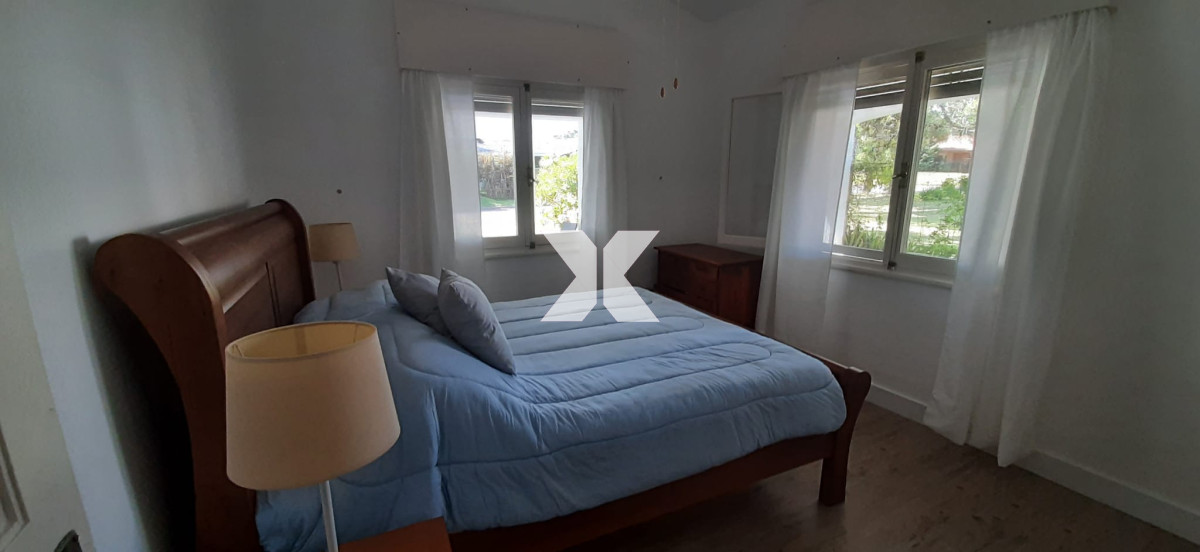 Casa ID.372 - Excelente casa a una cuadra de playa mansa 