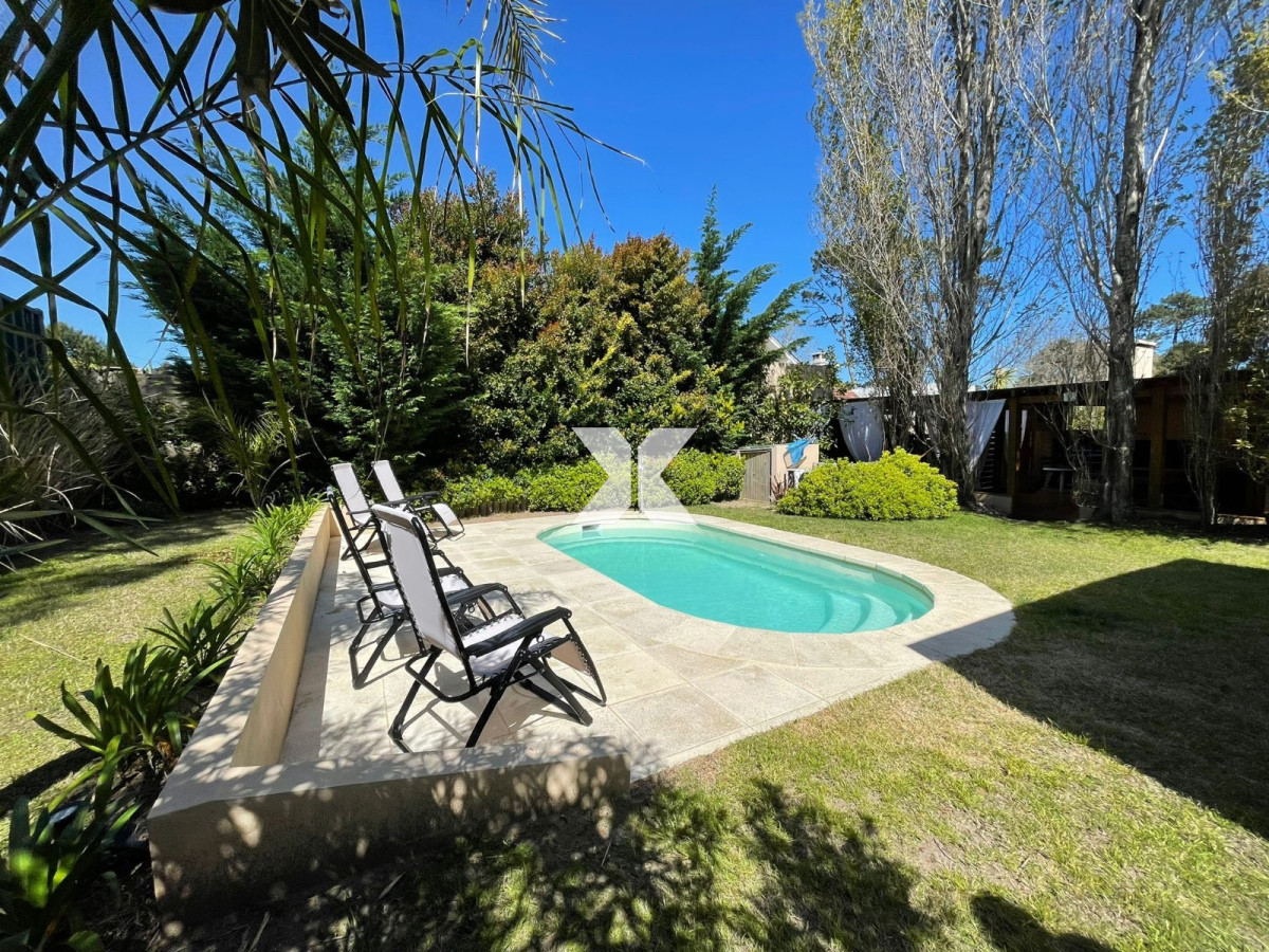 Hermosa casa en Pinares Parada 28 - XNA551C