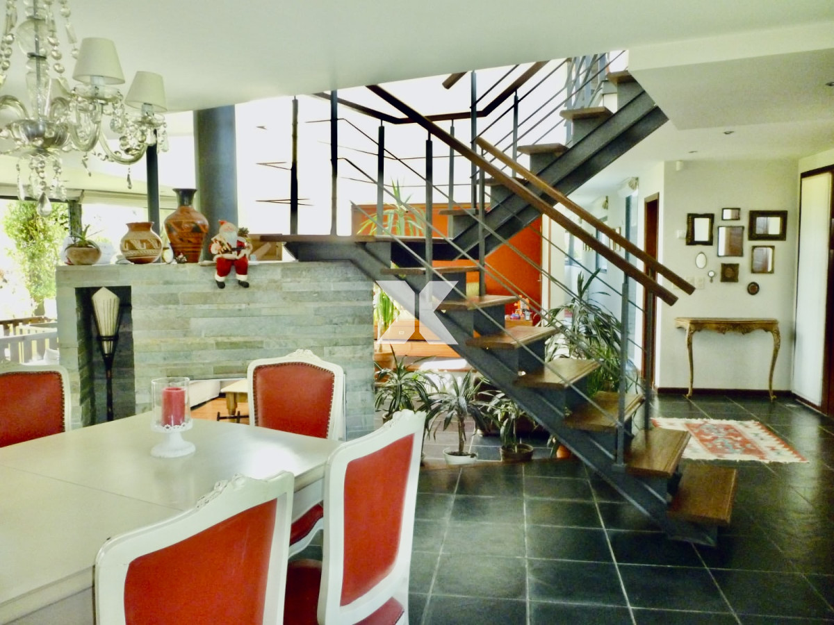Casa ID.378 - Hermosa casa con amplio jardin y parrillero 