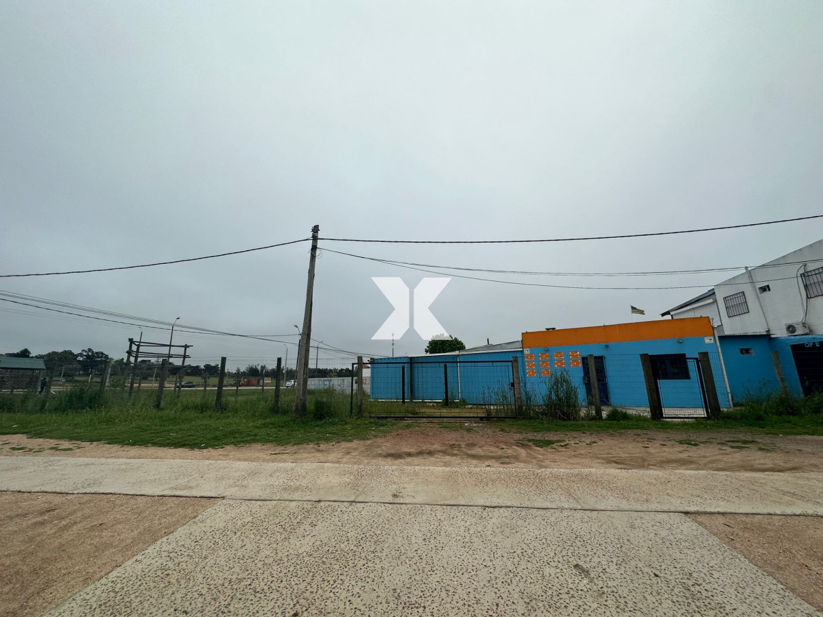 Local Comercial ID.411 - Local en Barrio Hipódromo frente a la ruta 39 