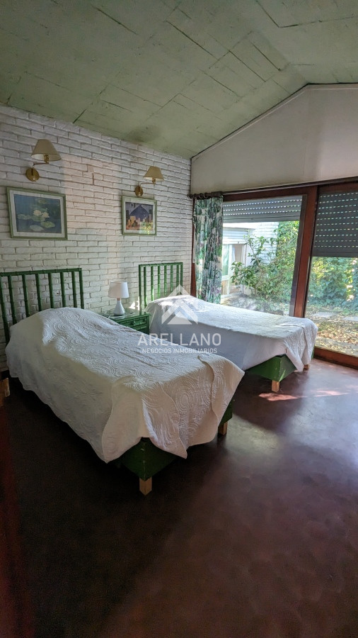 Casa ID.5898 - Venta de casa 4 dormitorios en zona Paradas, proxima al mar. 
