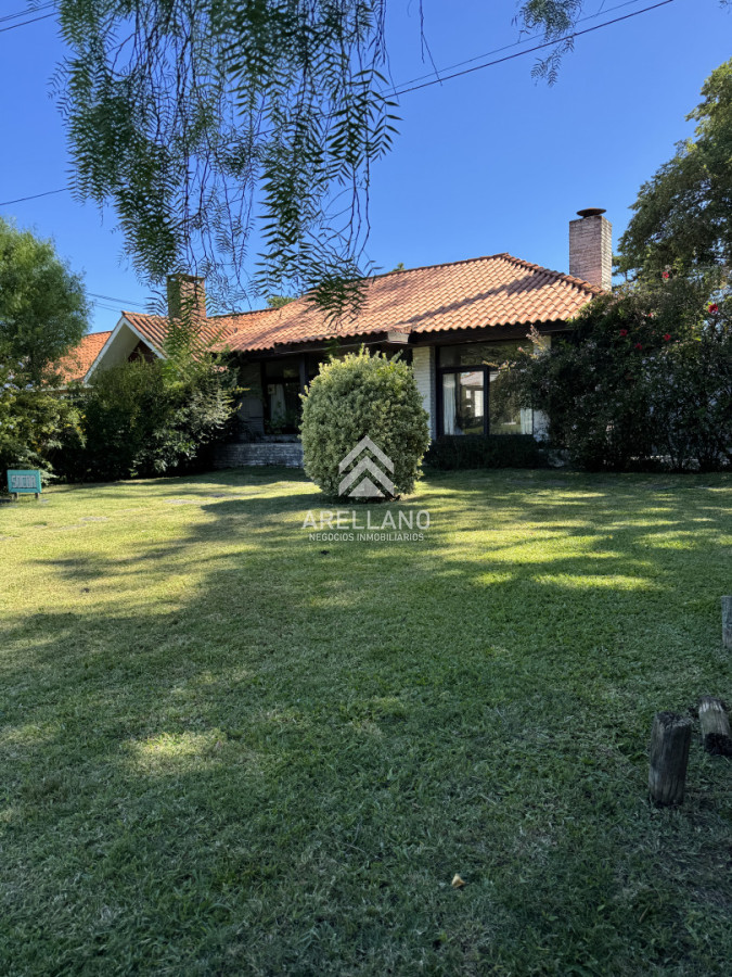 Casa ID.5898 - Venta de casa 4 dormitorios en zona Paradas, proxima al mar. 