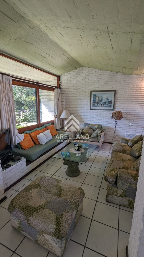 Casa ID.5898 - Venta de casa 4 dormitorios en zona Paradas, proxima al mar. 