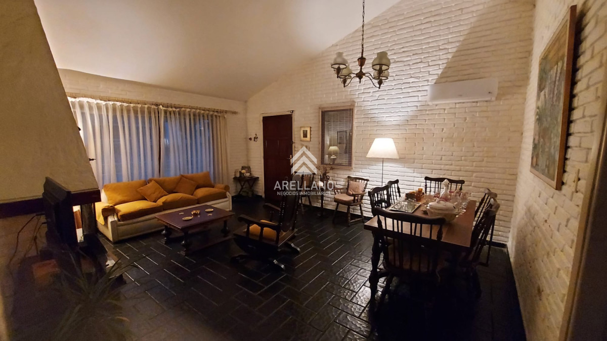 Casa ID.5925 - Construcción tradicional en venta 2 dormitorios