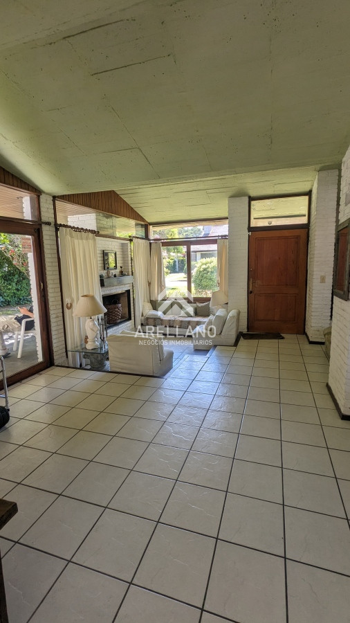 Casa ID.5898 - Venta de casa 4 dormitorios en zona Paradas, proxima al mar. 